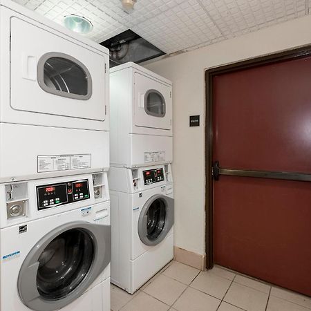 Red Roof Inn & Suites Newnan Eksteriør billede