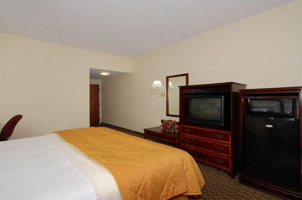 Red Roof Inn & Suites Newnan Eksteriør billede