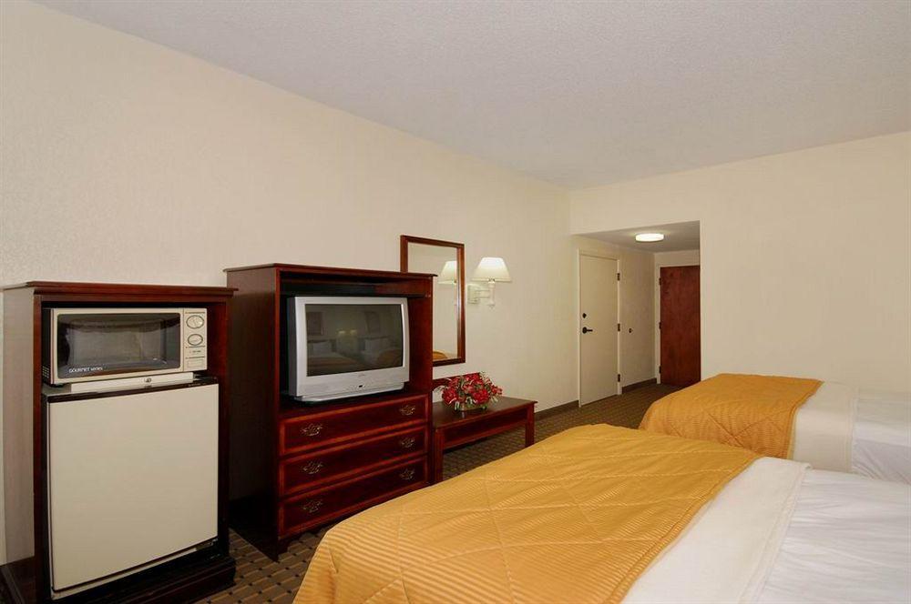 Red Roof Inn & Suites Newnan Eksteriør billede