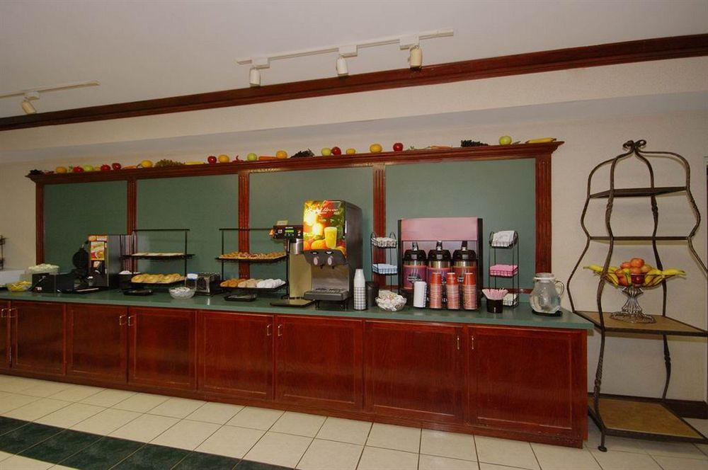 Red Roof Inn & Suites Newnan Eksteriør billede