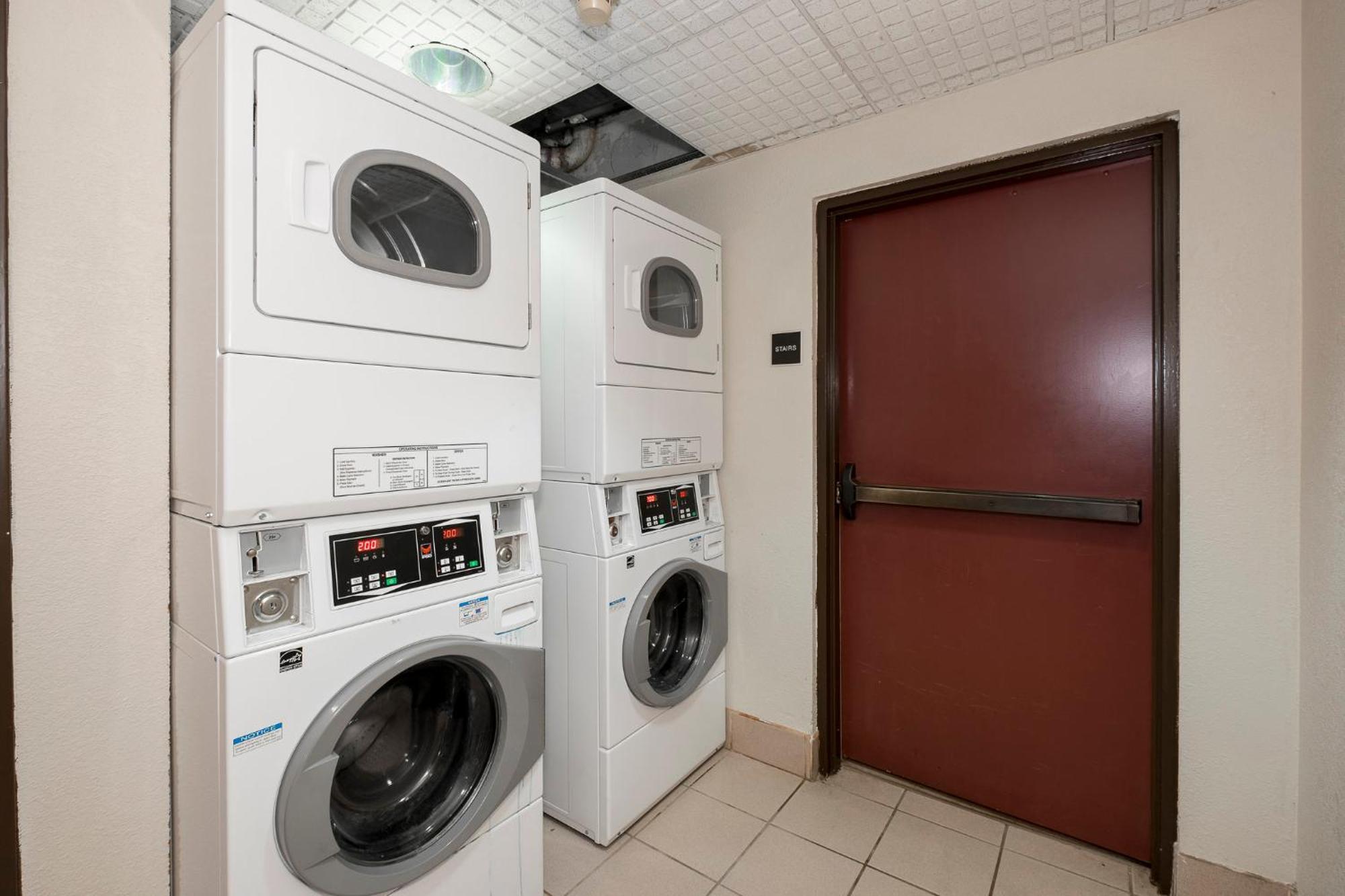 Red Roof Inn & Suites Newnan Eksteriør billede