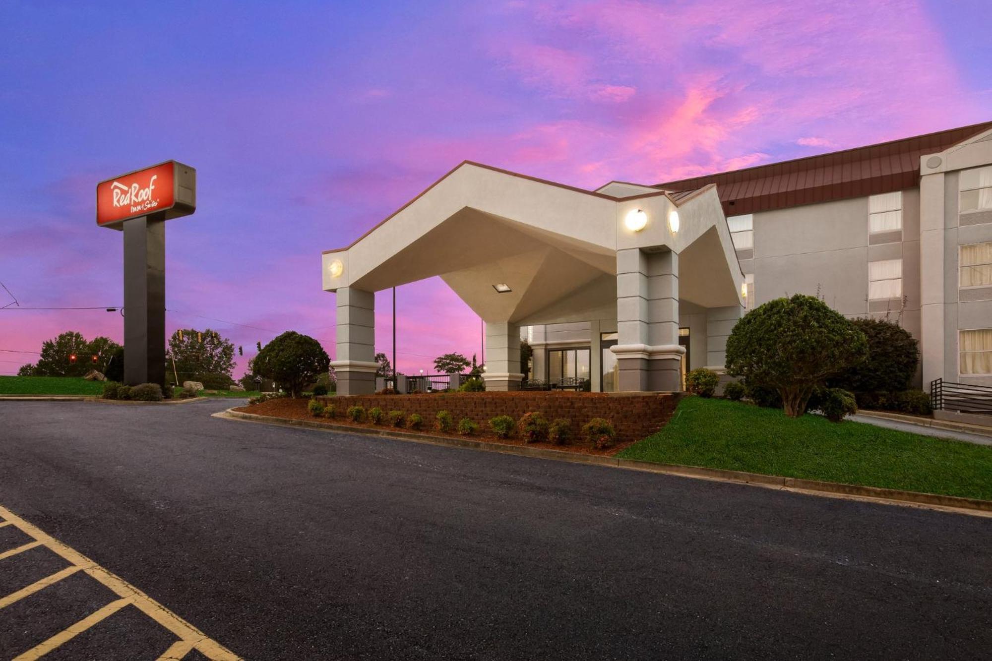 Red Roof Inn & Suites Newnan Eksteriør billede