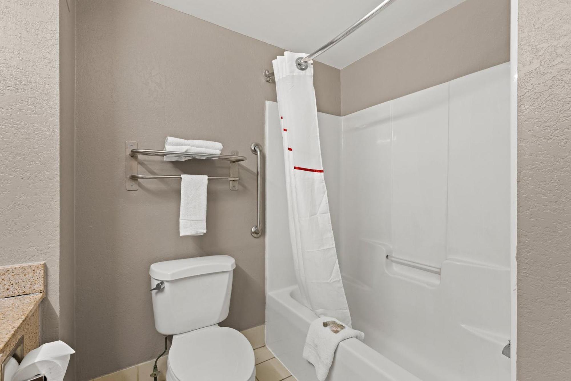Red Roof Inn & Suites Newnan Eksteriør billede