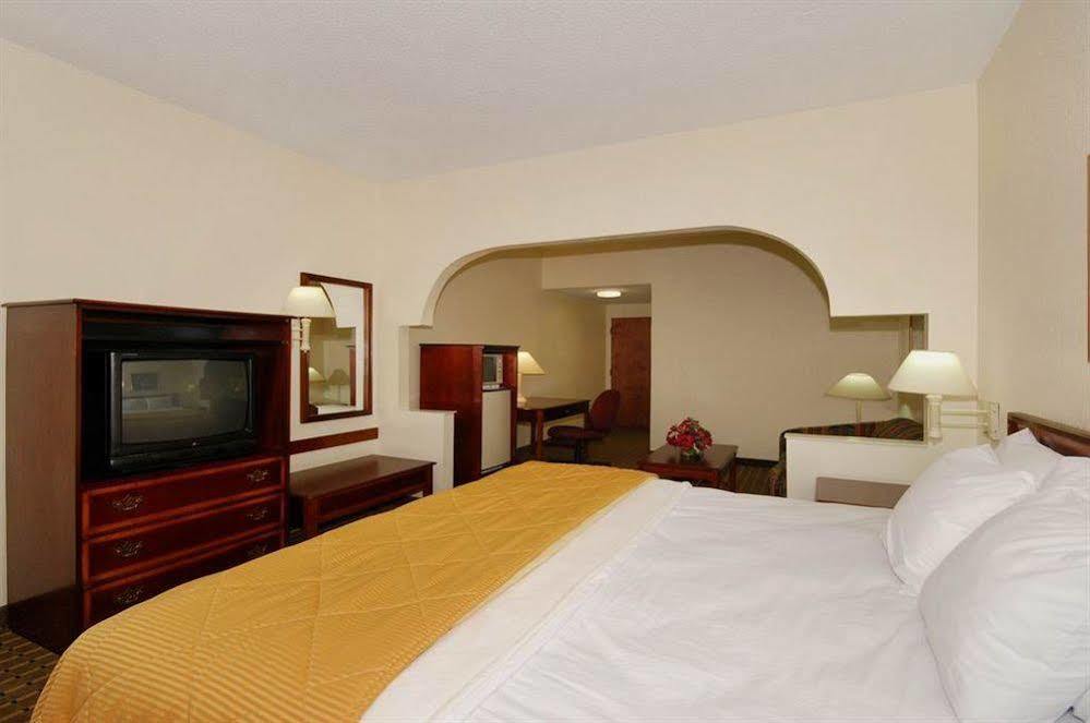 Red Roof Inn & Suites Newnan Eksteriør billede